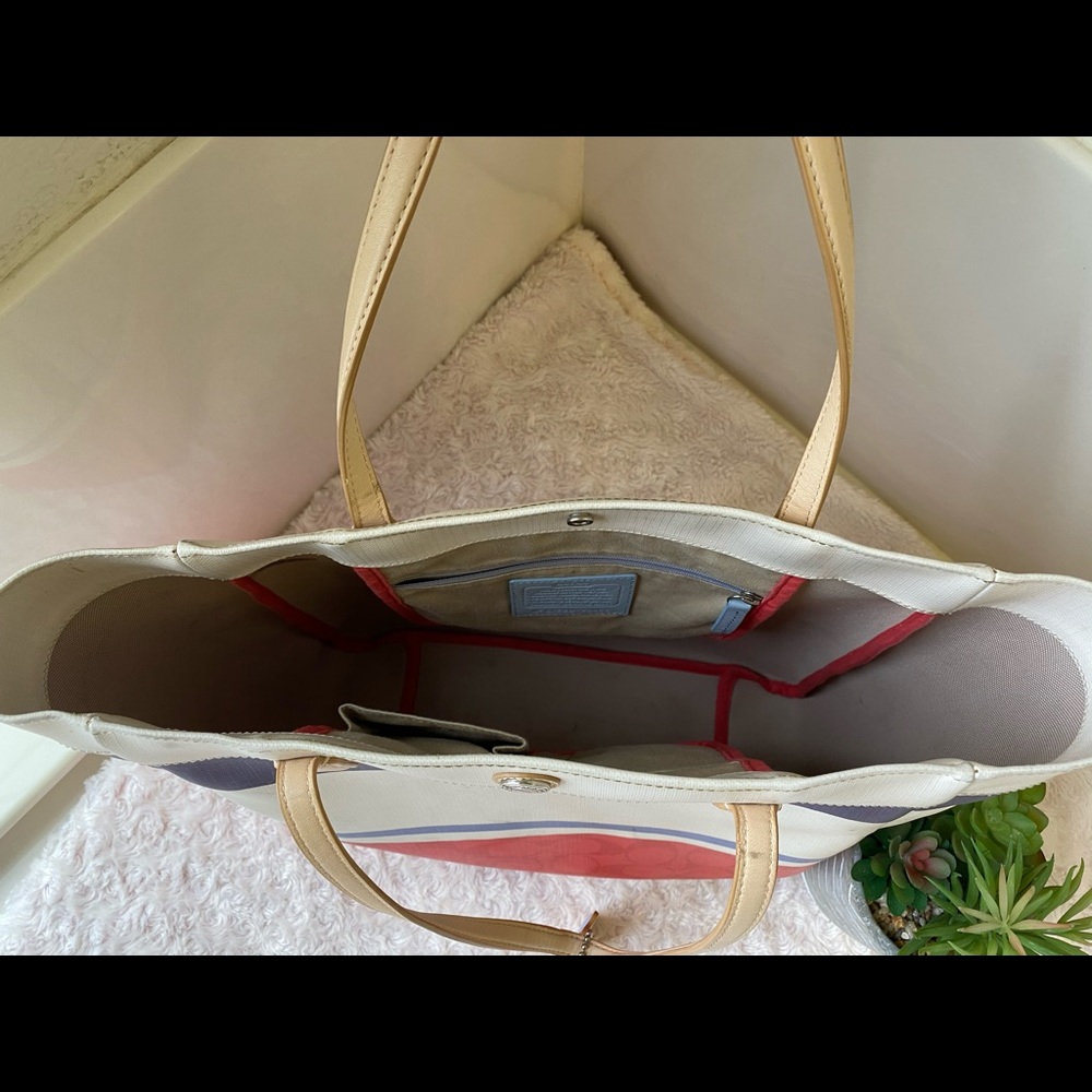 COACH Large Striped Tote in Excellent Condition - Picture 5 of 8